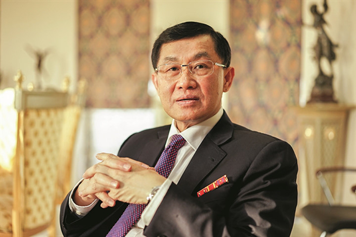 vua hàng hiệu Jonathan Hạnh Nguyễn