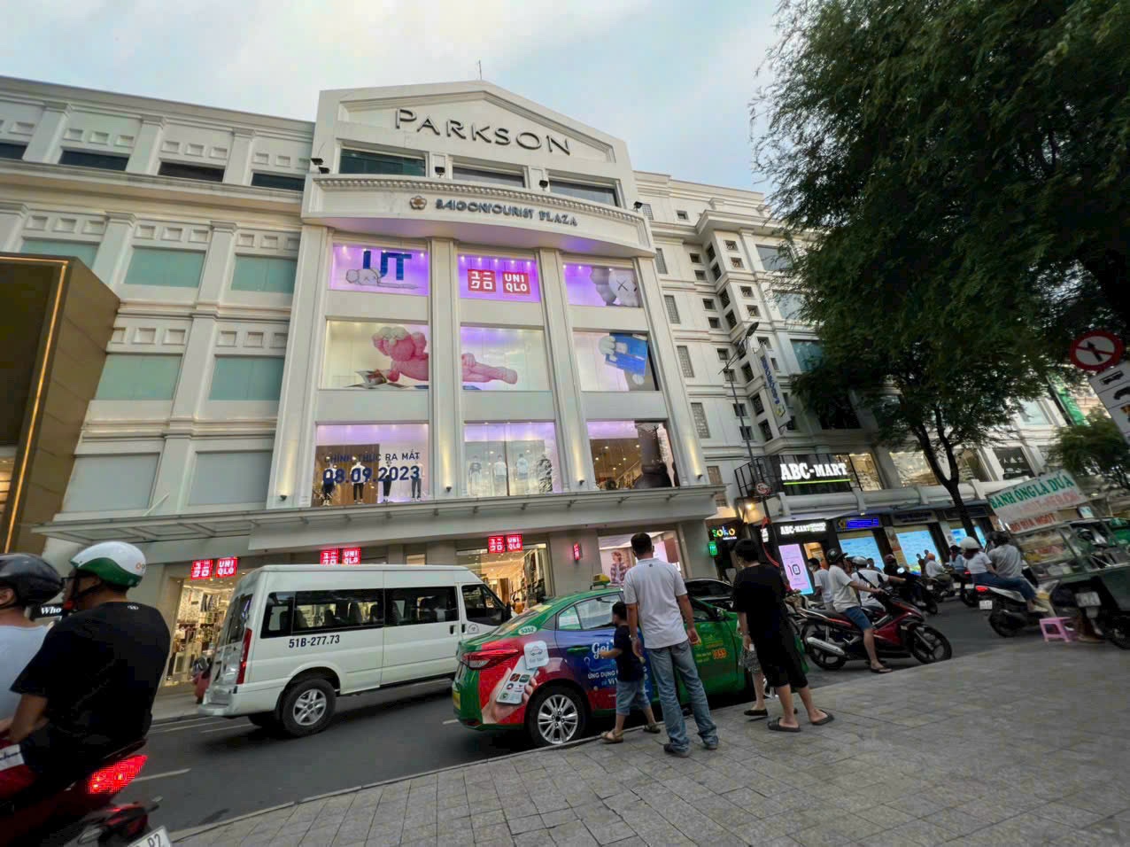 bán nhà mặt tiền lê thánh tôn