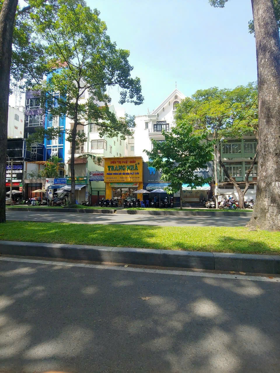 bán nhà mặt tiền trần hưng đạo, quận 1 hai mặt tiền kinh doanh